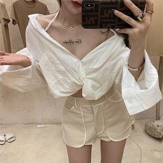 V-neck Loose-fit Blouse / Wide-leg Shorts