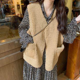 Faux Shearling Buttoned Vest / Long-sleeve Floral-print Midi Dress