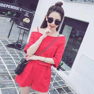 Set: Off Shoulder Short-sleeve T-shirt + Shorts