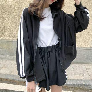Striped Zip Jacket / Sweat Shorts