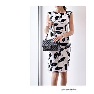 Sleeveless Leaf Print Sheath Dress