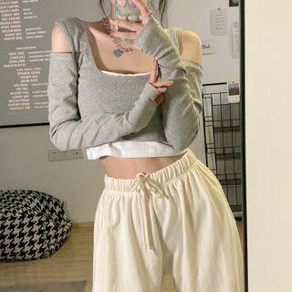 Mock-two Piece U-neck Crop T-shirt Gray - One Size