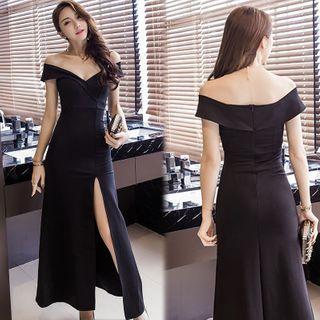 Side-slit Off-shoulder Maxi A-line Dress