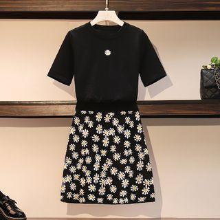 Set: Short-sleeve Floral Embroidered T-shirt + Floral Print A-line Skirt
