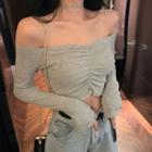 Long-sleeve Crinkled Off-shoulder T-shirt