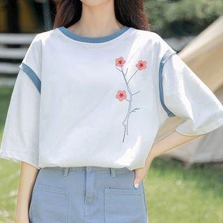 Contrast Trim Flower Embroidered T-shirt