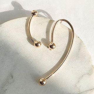 Curved Bar Non-matching Earring