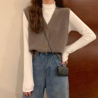 Single-breasted Sweater Vest / Long-sleeve Mock-neck Top