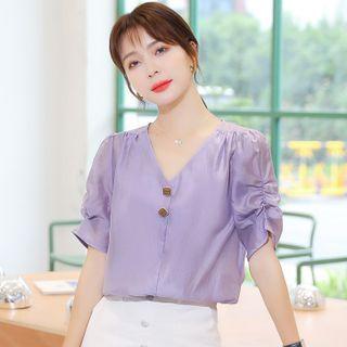 Short-sleeve V-neck Buttoned Ruched Shirt