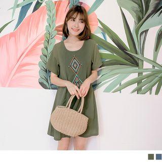 Pattern Embroidered Short Sleeve Dress