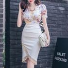 Short-sleeve Floral Blouse / Fitted Skirt / Set