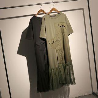 Short-sleeve Front Pocket Riffled Dress