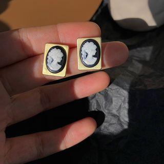 Retro Embossed Face Earring 1 Pair - As Shown In Figure - One Size
