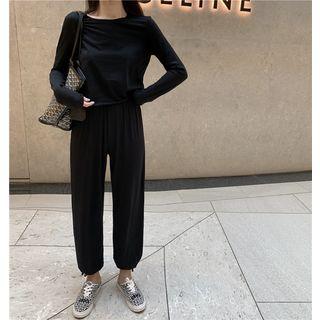 Crew-neck Long-sleeve T-shirt / Cropped Harem Pants