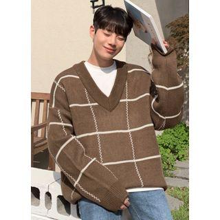 V-neck Boxy Checked Sweater