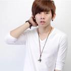 V-neck Plain T-shirt