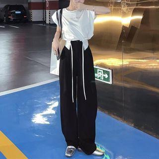 Sleeveless Lettering T-shirt / Dress Pants