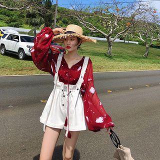 Set: Floral Print Blouse + Plain Wide Leg Suspender Shorts