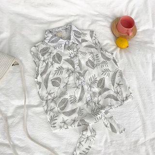 Picture Print Sleeveless Blouse