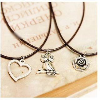 Embossed Drop Necklace
