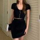 Short-sleeve Cropped Knit Top / Knit Skirt