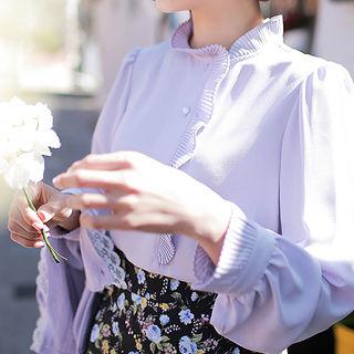 Half-placket Pleat-trim Blouse