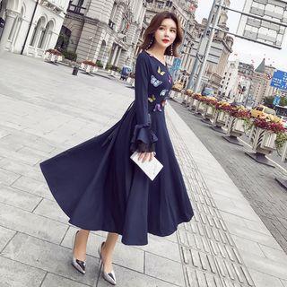 Long-sleeve V-neck Applique Dress