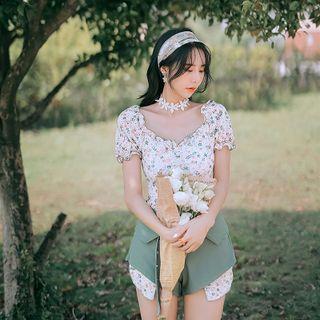 Set: Puff-sleeve Floral Print Swimsuit + Shorts