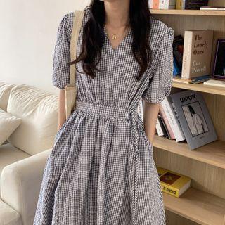 Short-sleeve Plaid Midi A-line Dress Blue & White - One Size