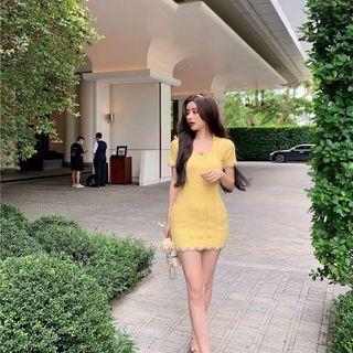 Square-neck Embroider Floral Lace Skinny Dress Yellow - One Size