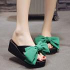 Bow Platform Wedge Flip-flops