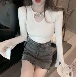Long-sleeve Chain-accent Fitted Top