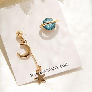 Asymmetric Moon Earring