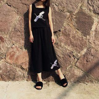 Crane Embroidered Sleeveless Top