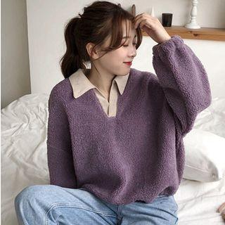 V-neck Furry Collared Sweatshirt