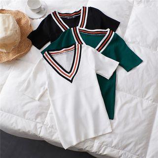 Short-sleeve Contrast Trim V-neck Knit Top