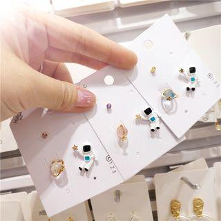 Non-matching Astronaut & Planet Earring