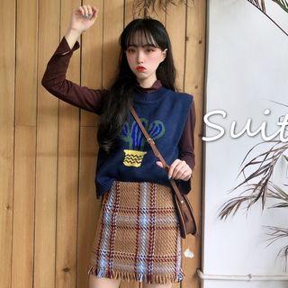 Turtleneck Long Sleeve T-shirt / Print Vest / Fringed Plaid Mini Skirt