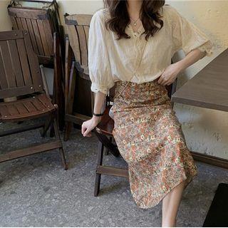Short-sleeve Lace Top / Floral Midi A-line Skirt / Set