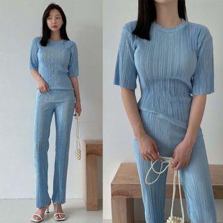 Set: Pleated T-shirt + Straight-leg Pant