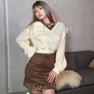 V-neck Sweatshirt / Mini Pencil Skirt