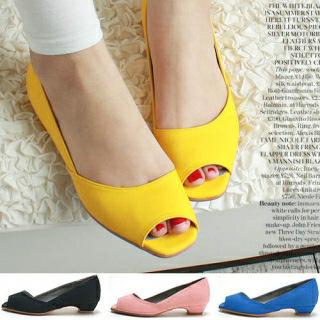 Open-toe Pumps
