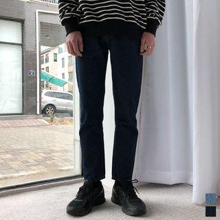 Relaxed Tapered Jeans