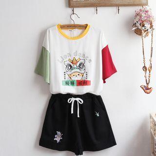 Short-sleeve Cartoon Print T-shirt / Cow Embroidered Shorts / Set