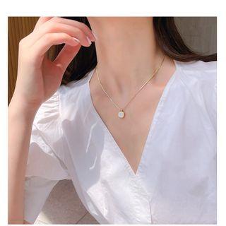 Disc Shell Pendant Alloy Necklace 01 - 1pc - Gold & White - One Size