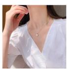 Disc Shell Pendant Alloy Necklace 01 - 1pc - Gold & White - One Size