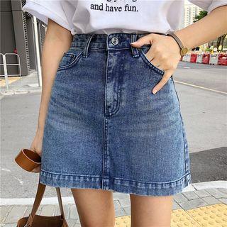 Lettering Short-sleeve T-shirt / A-line Denim Skirt