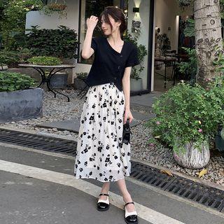 Asymmetrical Short-sleeve Shirred T-shirt / Floral Print Midi A-line Skirt