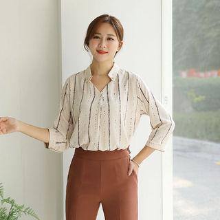 Open-placket 3/4-sleeve Pattern Blouse