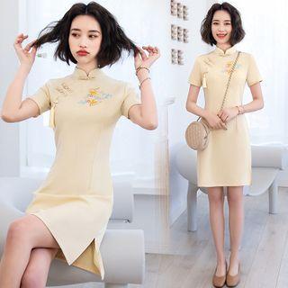 Short-sleeve Floral Embroidered Mini Sheath Qipao Dress